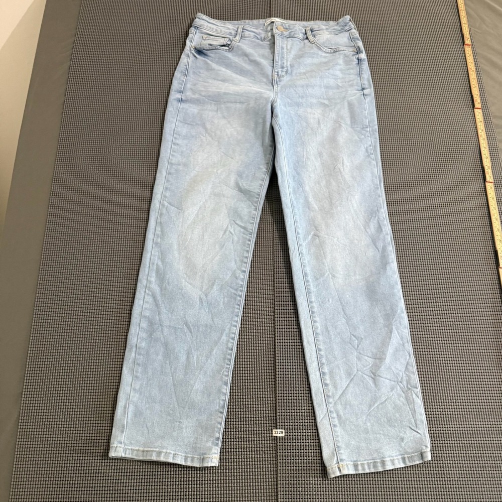 Nine West Slim Straight Light Wash Denim Jeans Womens Size 12